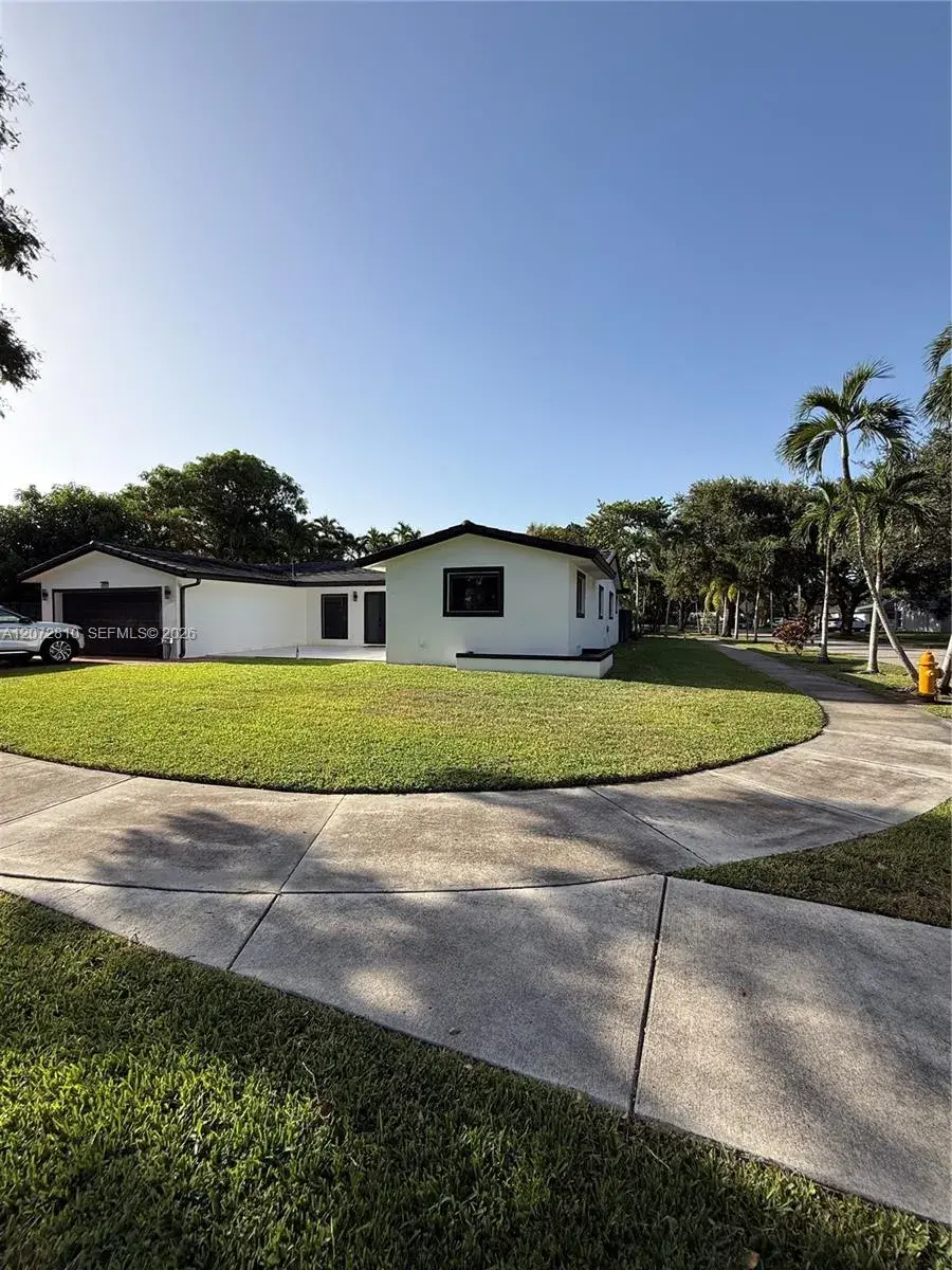 6901 S Miami Lakeway S, Miami Lakes FL 33014