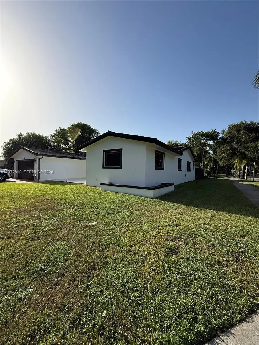 6901 S Miami Lakeway S, Miami Lakes FL 33014