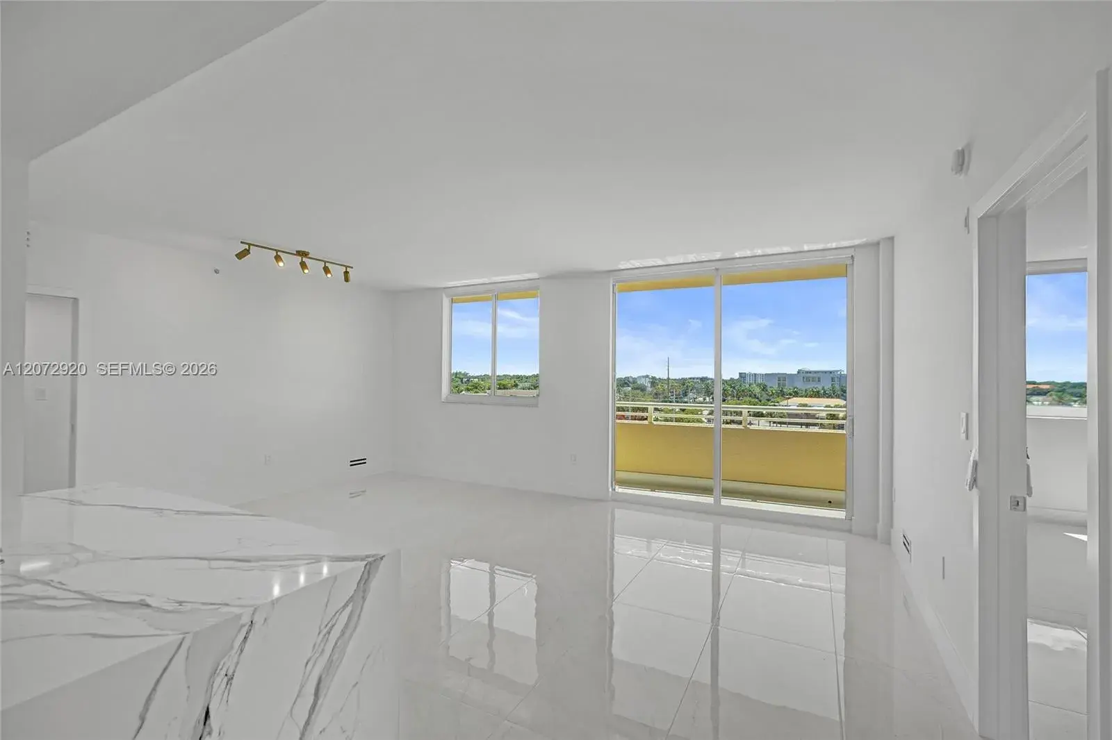 2775 NE 187th St # 514, Aventura FL 33180