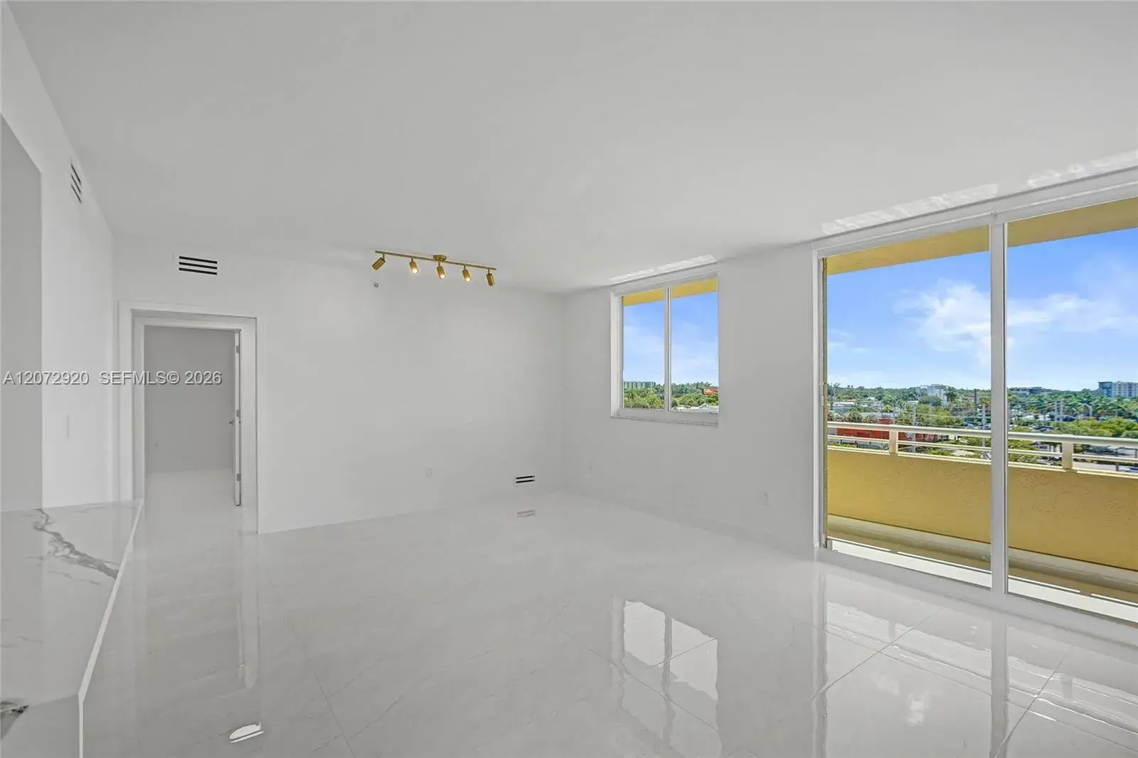 2775 NE 187th St # 514, Aventura FL 33180