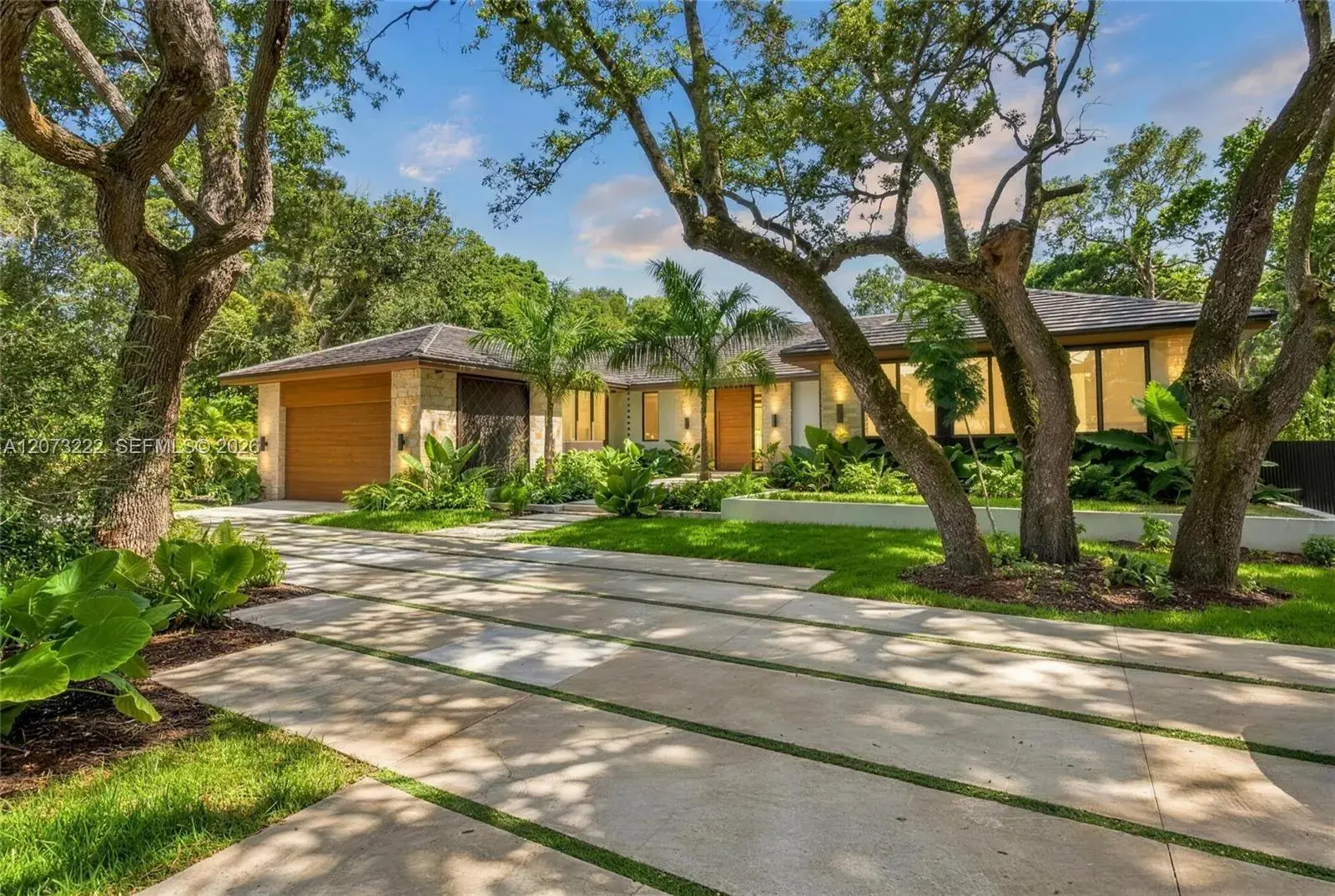 5 bedroom 6 bath Residential for sale at 7840 SW 98th St, Miami FL 33156