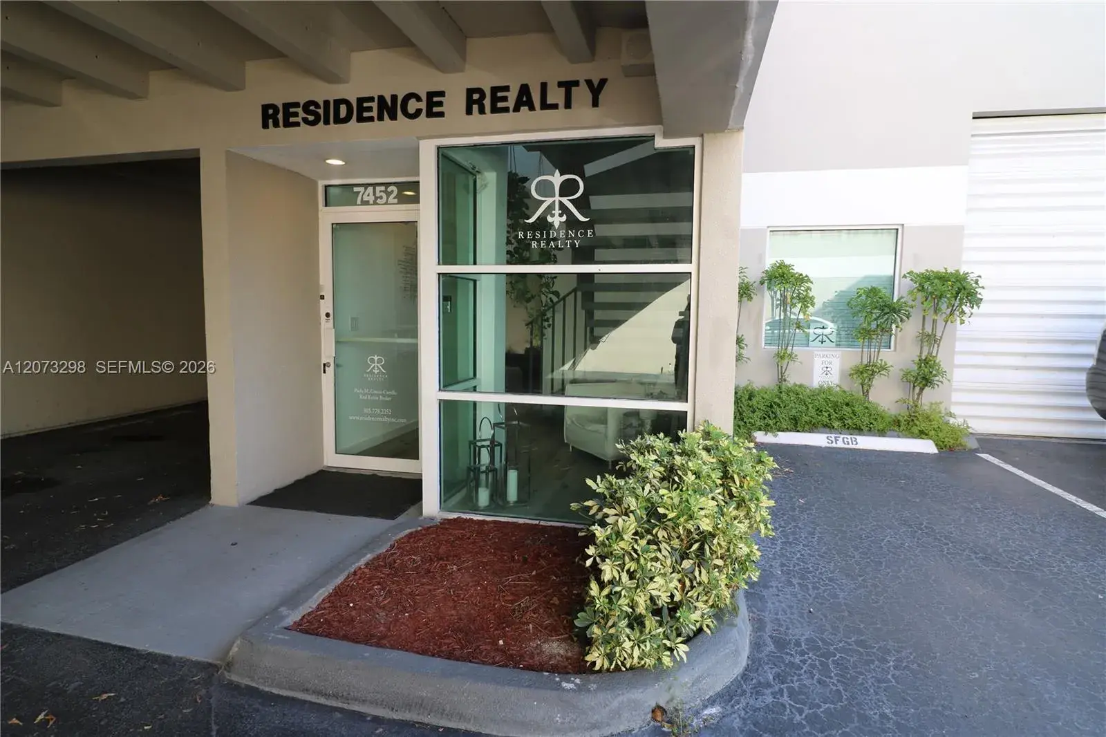 7452 SW 48th St, Miami FL 33155