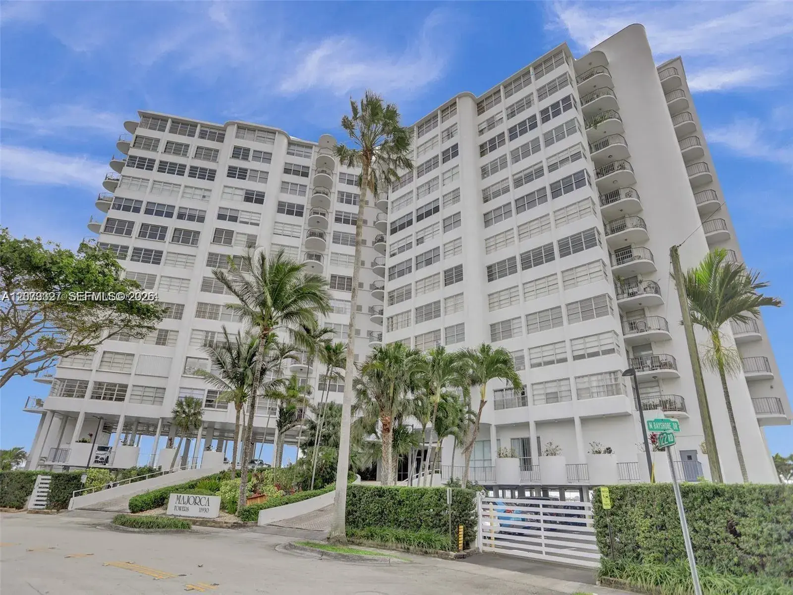 11930 N Bayshore Dr # 1407, North Miami FL 33181