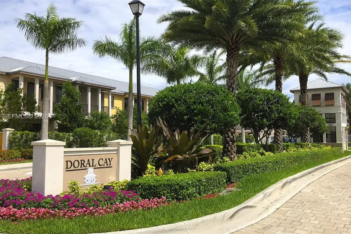 5930 NW 104th Path, Doral FL 33178