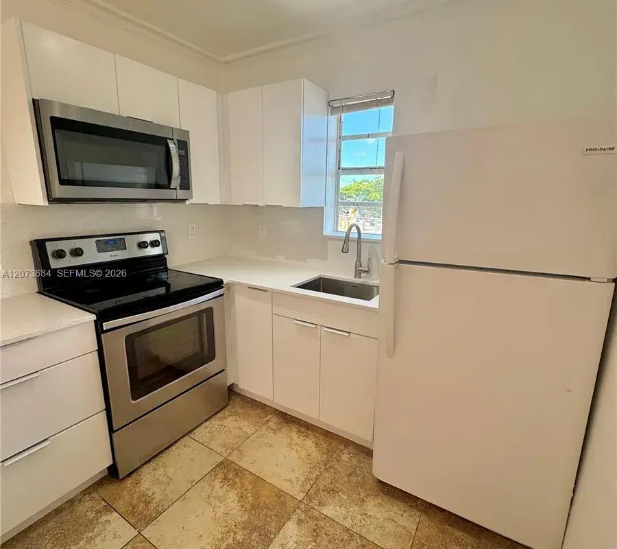 1020 SW 7 th # 9, Miami FL 33130