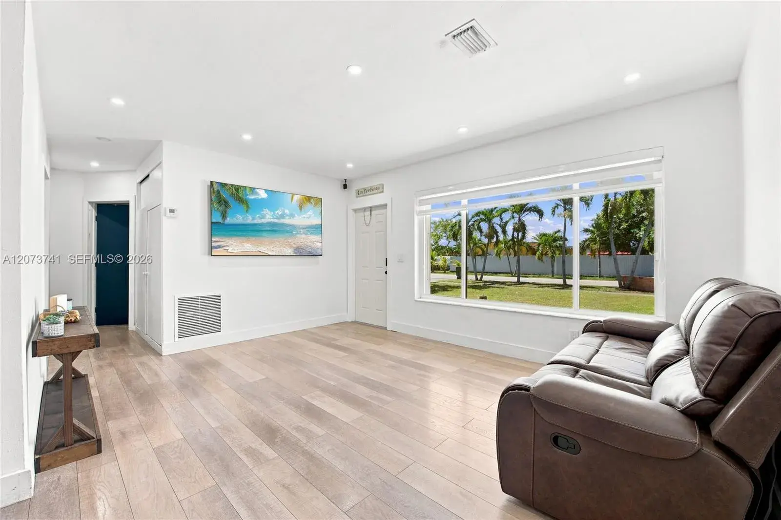 681 W 55th Pl, Hialeah FL 33012