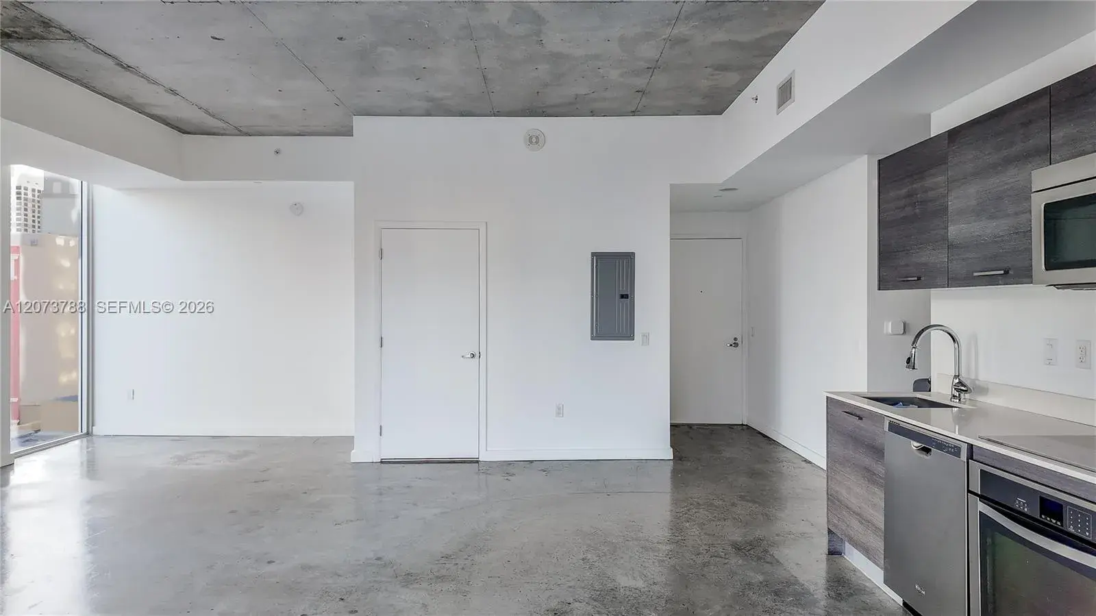 151 SE 1st St # 811, Miami FL 33131