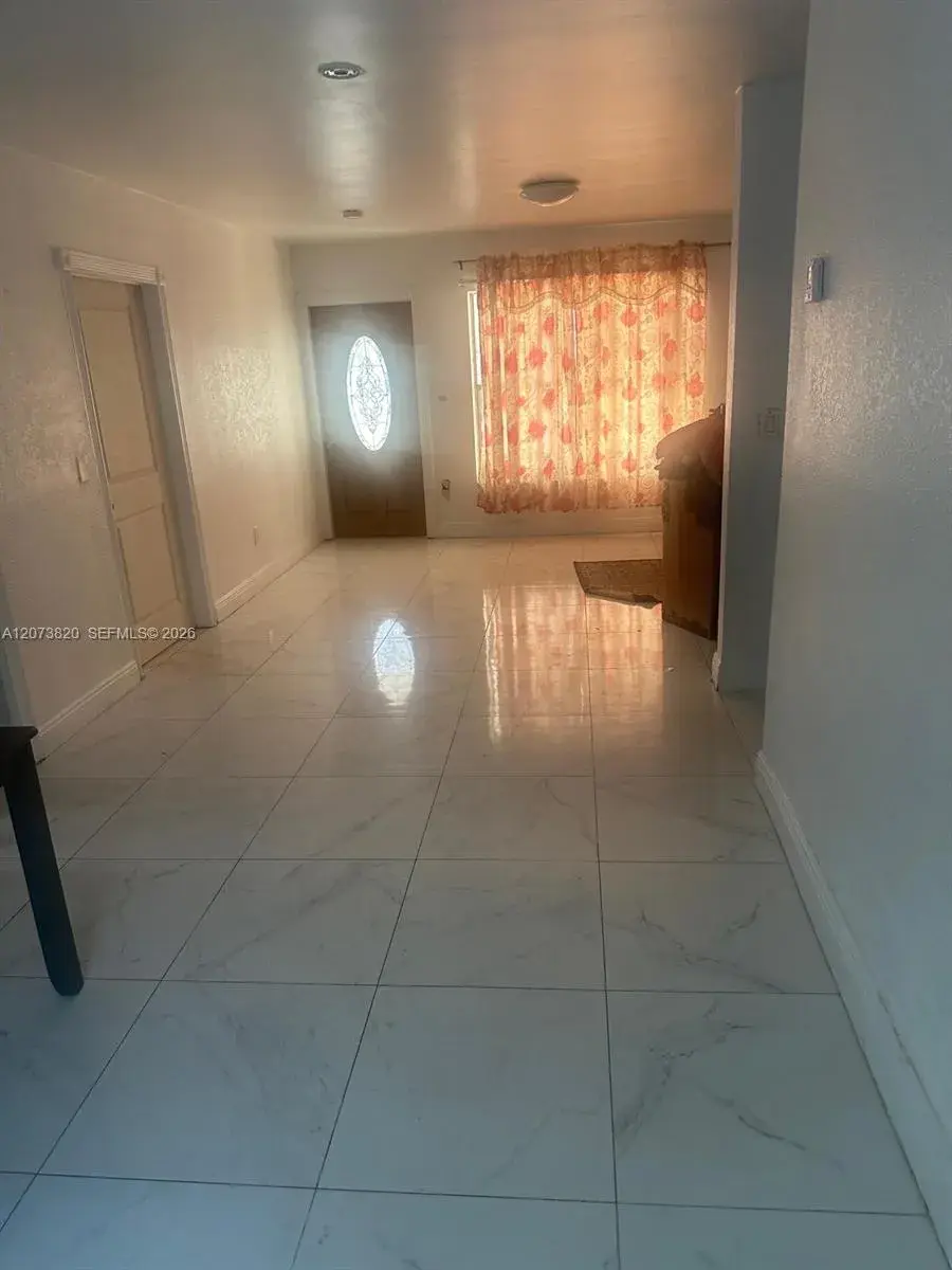 864 NW 116th St, Miami FL 33168
