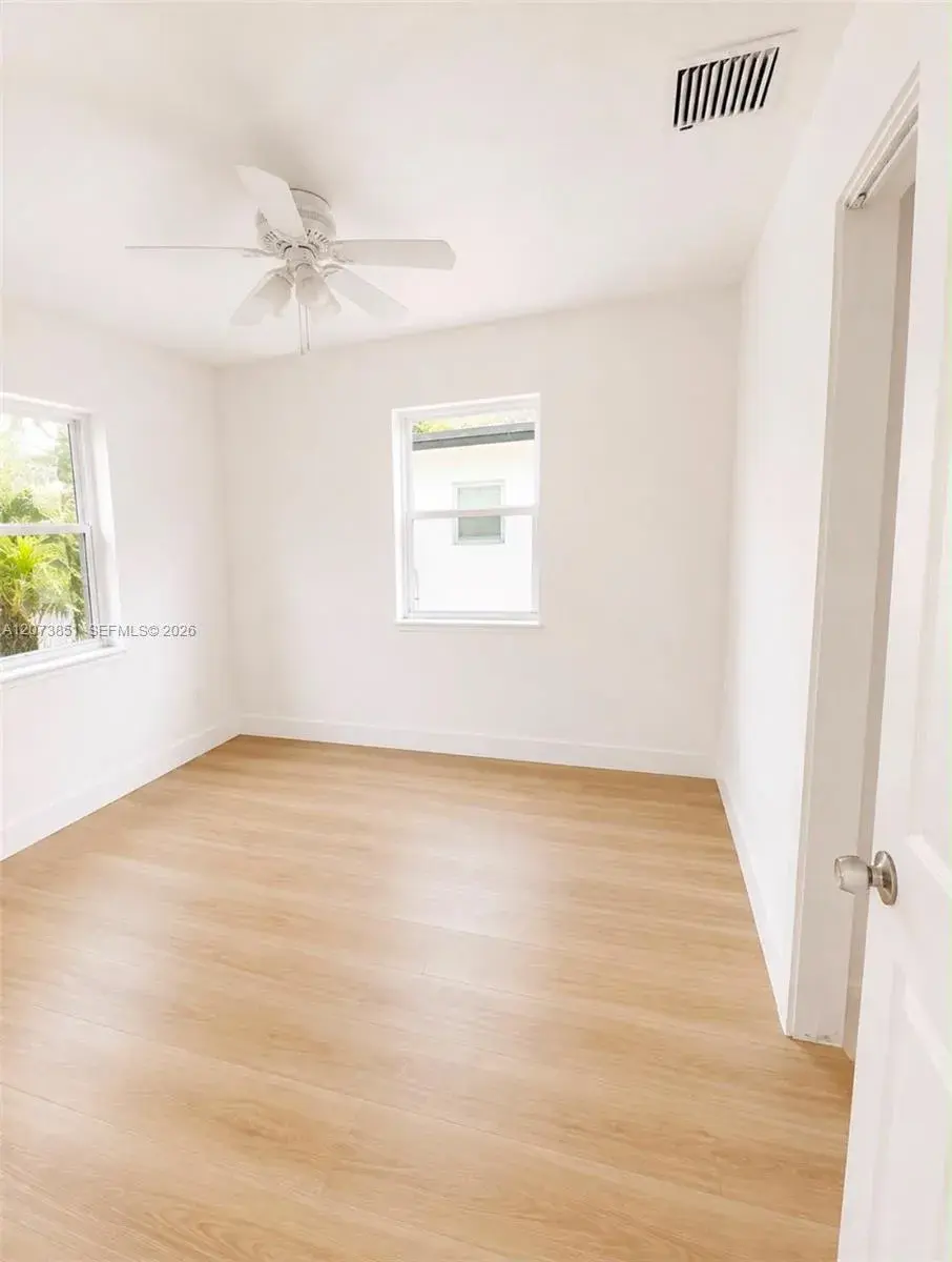 825 S 28th Ave, Hollywood FL 33020