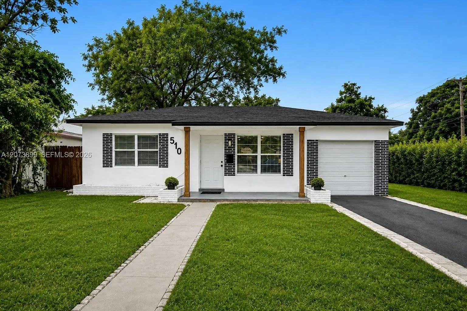 2 bedroom 1 bath Residential for sale at 510 N 24th Ave, Hollywood FL 33020