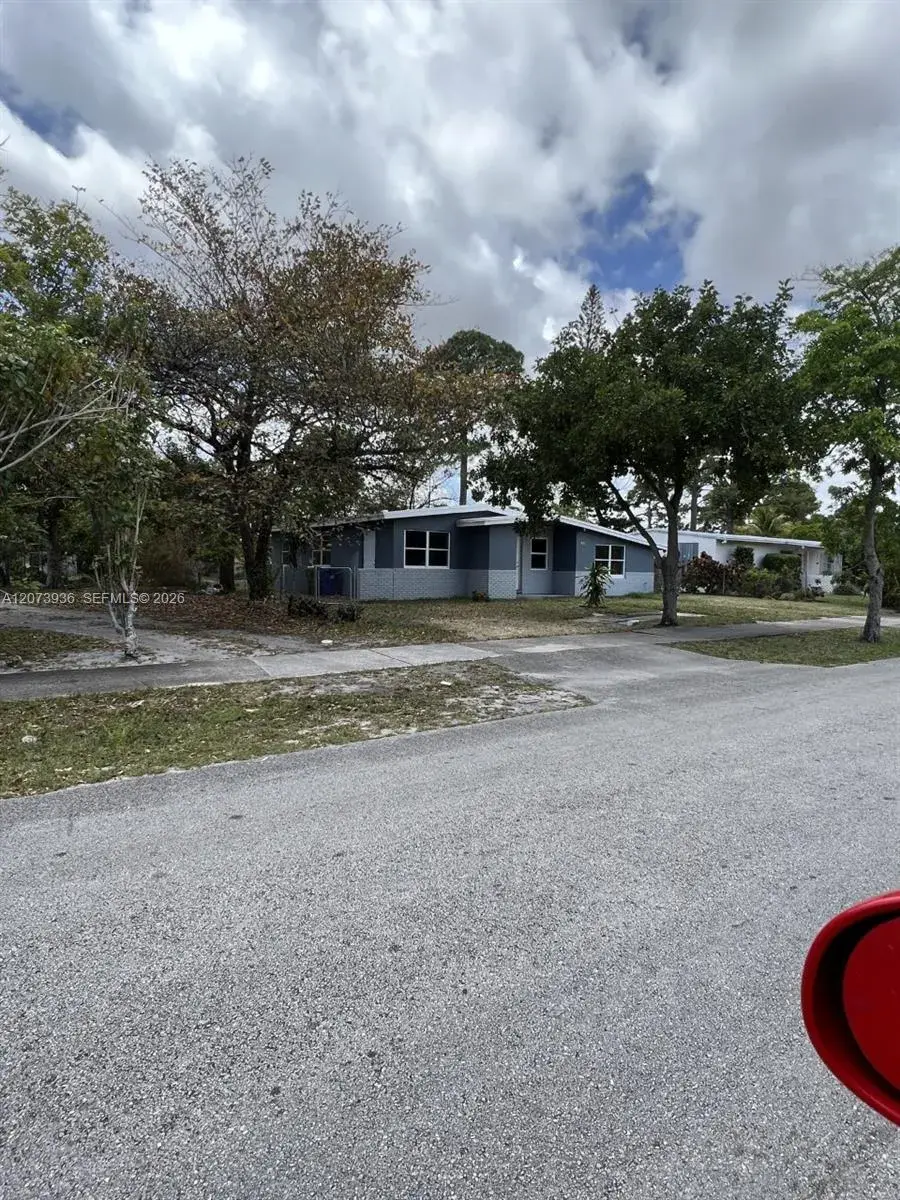 1704 NW 18th St, Fort Lauderdale FL 33311
