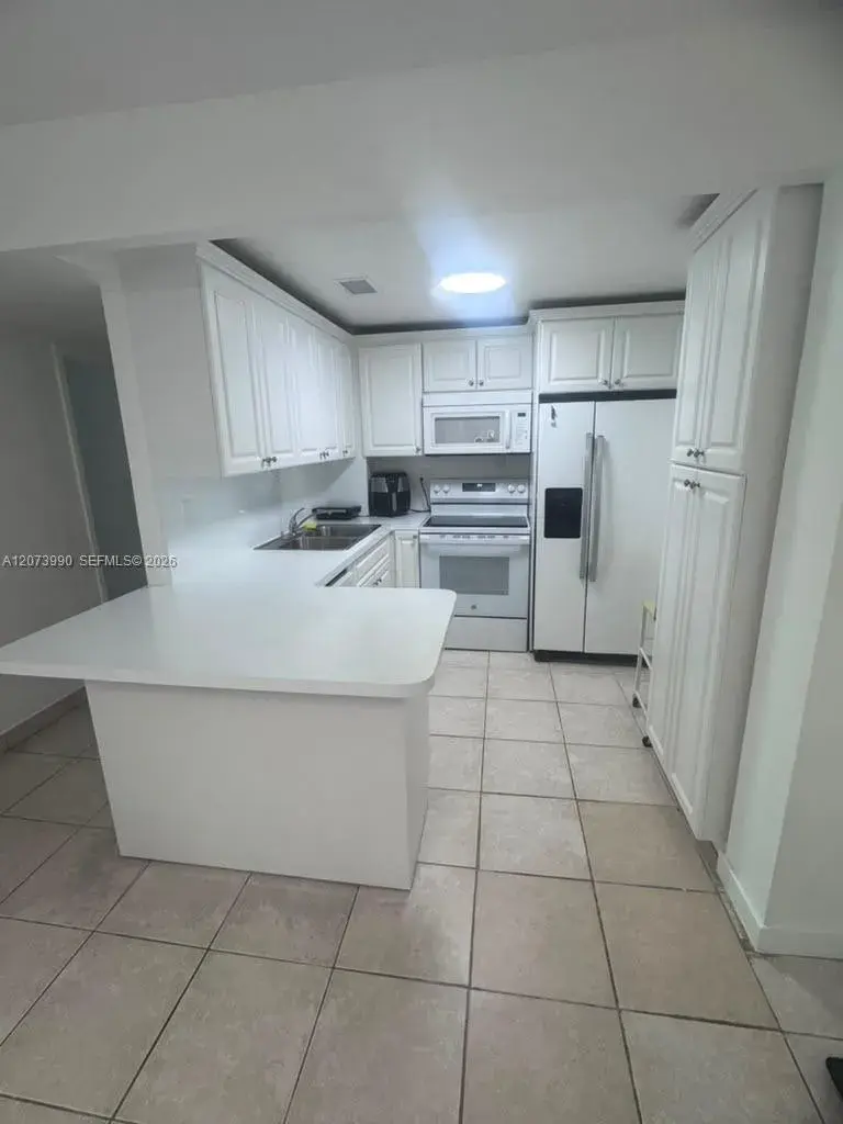1913 S Ocean Dr # 422, Hallandale Beach FL 33009