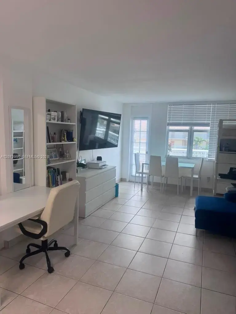 1913 S Ocean Dr # 422, Hallandale Beach FL 33009