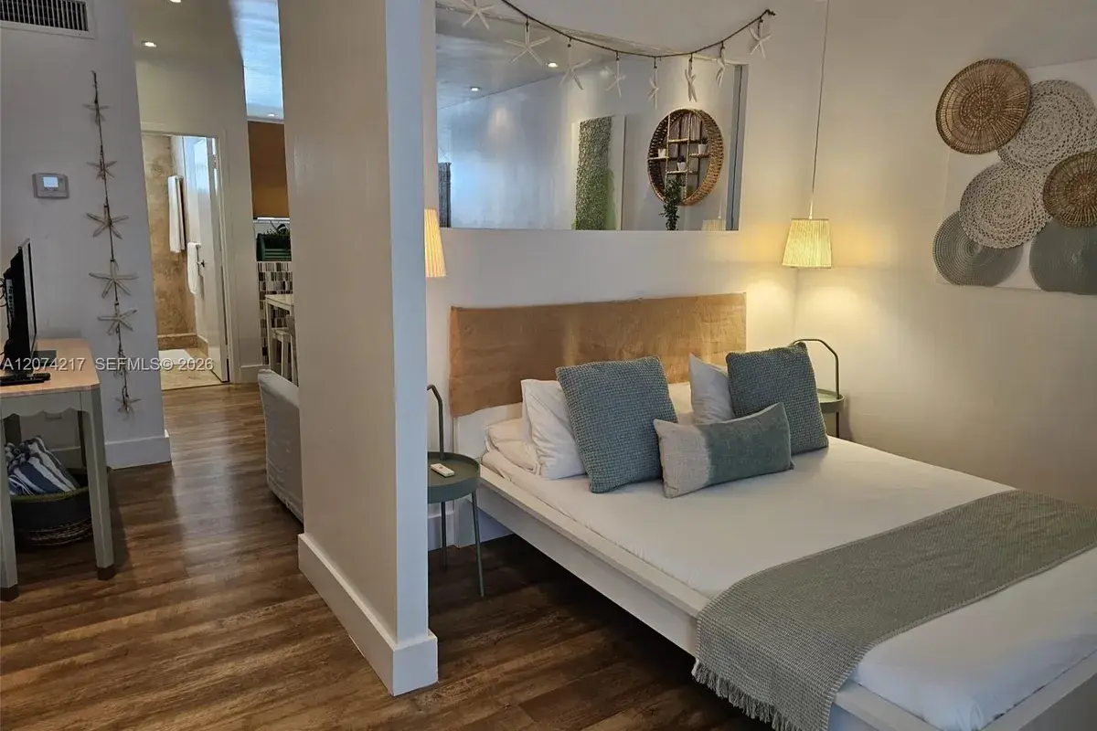751 Collins Ave # 3, Miami Beach FL 33139