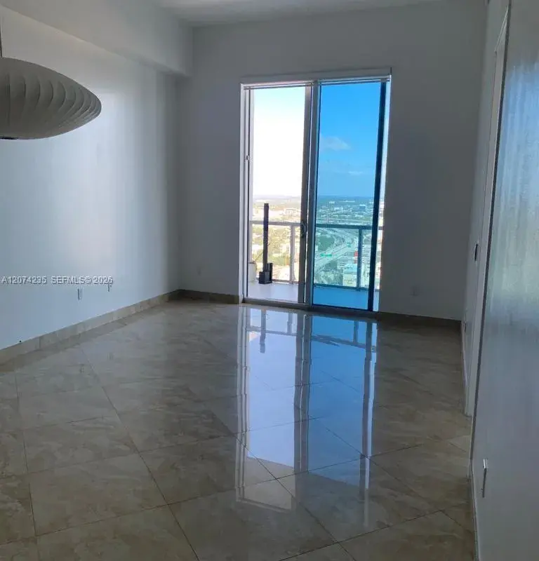 185 SW 7th St # 4303, Miami FL 33130
