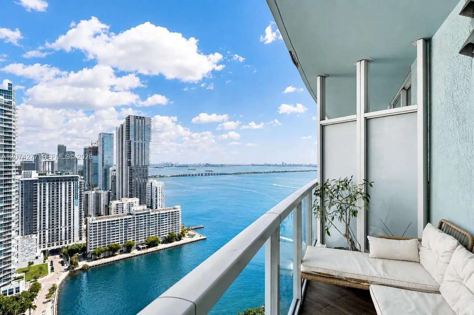 1 bedroom 1 bath Residential for sale at 1900 N Bayshore Dr # 3508, Miami FL 33132