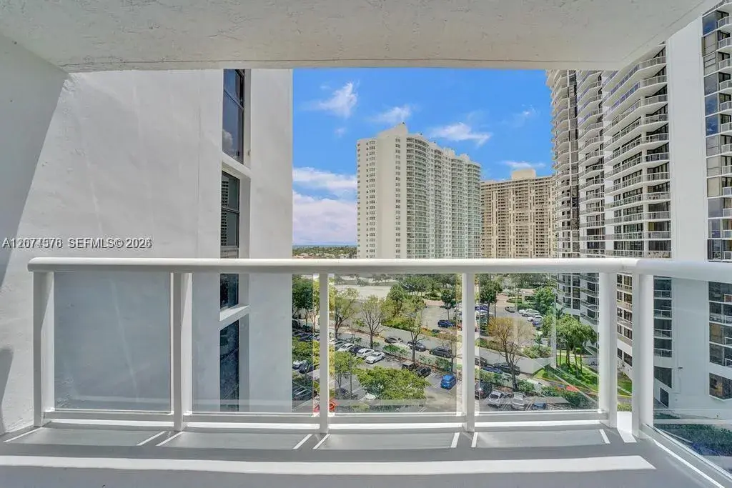 20505 E Country Club Dr # 938, Aventura FL 33180