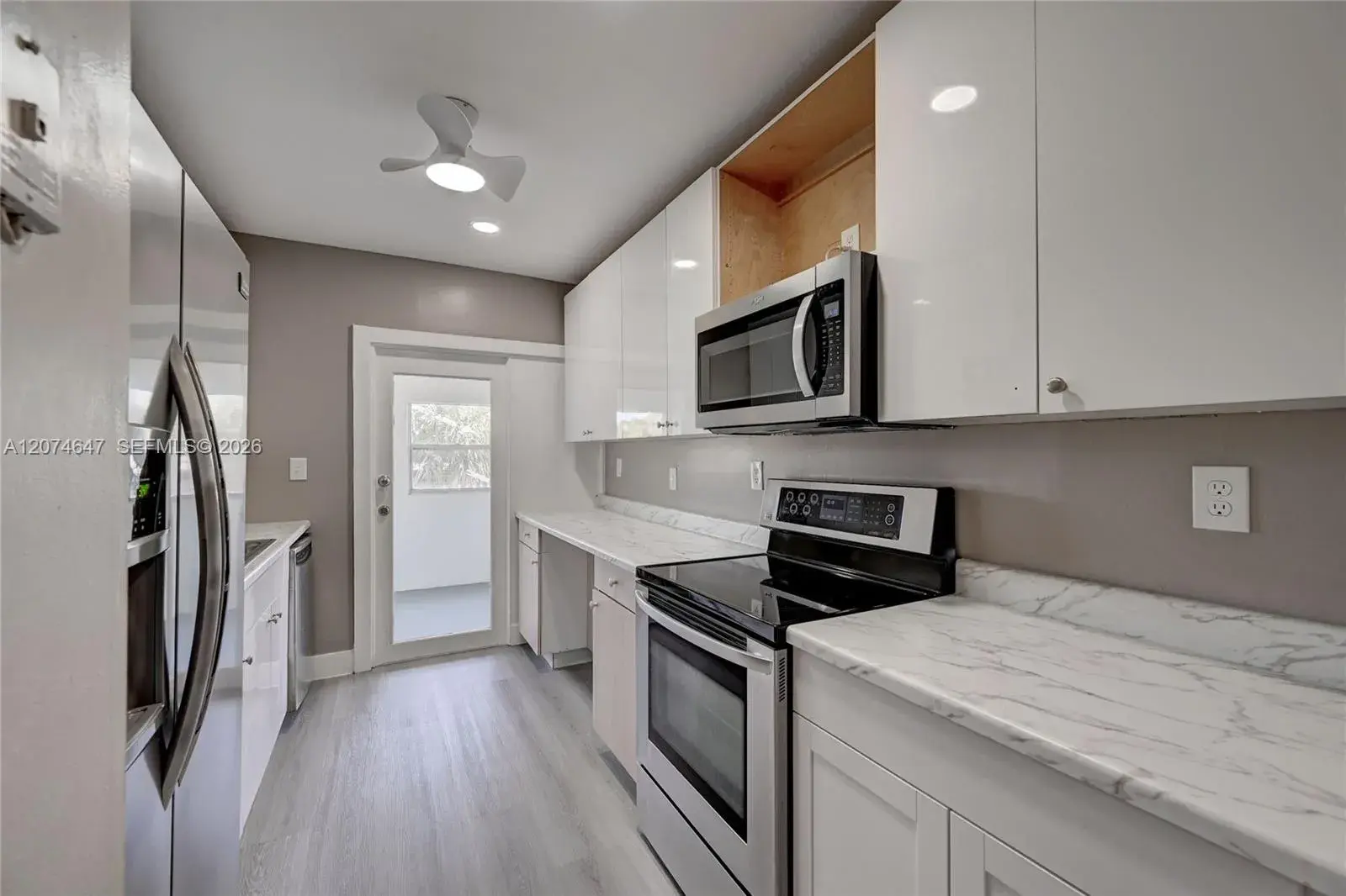 2 bedroom 2 bath Residential for sale at 2700 Riverside Dr # B, Coral Springs FL 33065