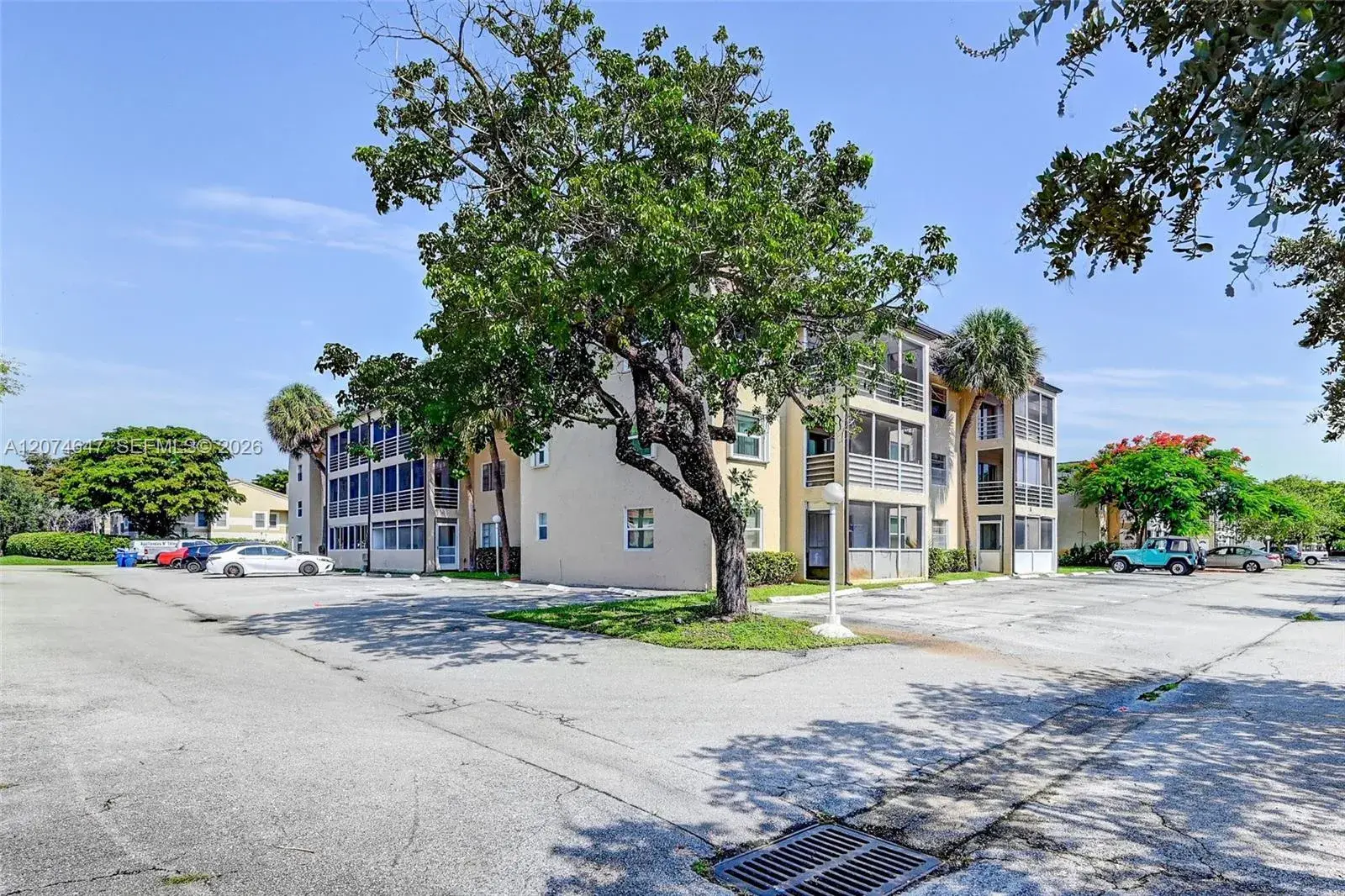 2700 Riverside Dr # B, Coral Springs FL 33065