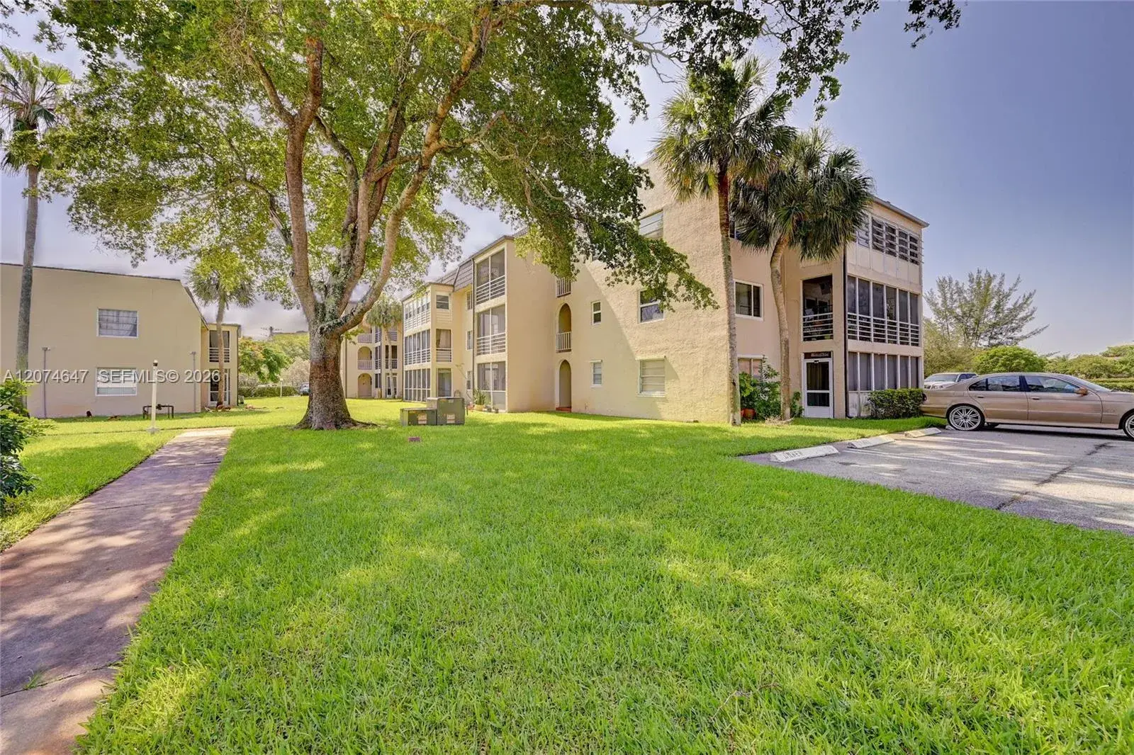 2700 Riverside Dr # B, Coral Springs FL 33065