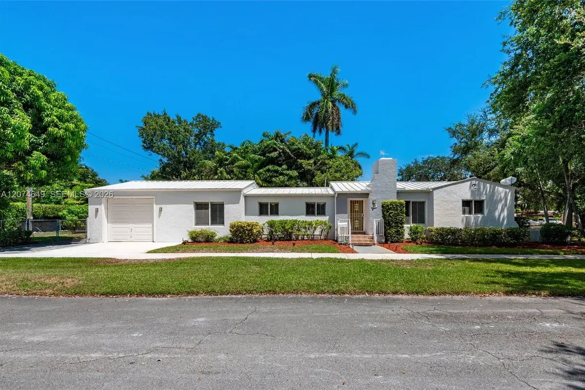 989 Eastward Dr, Miami Springs FL 33166