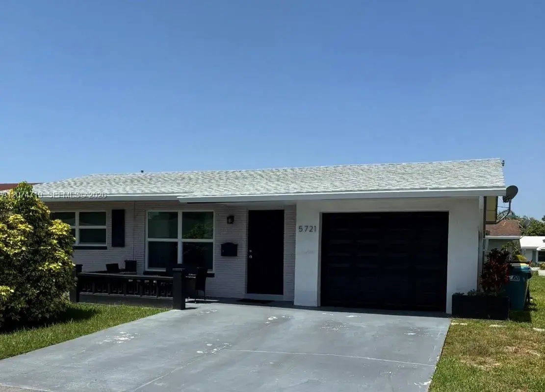 5721 NW 64th Way, Tamarac FL 33321