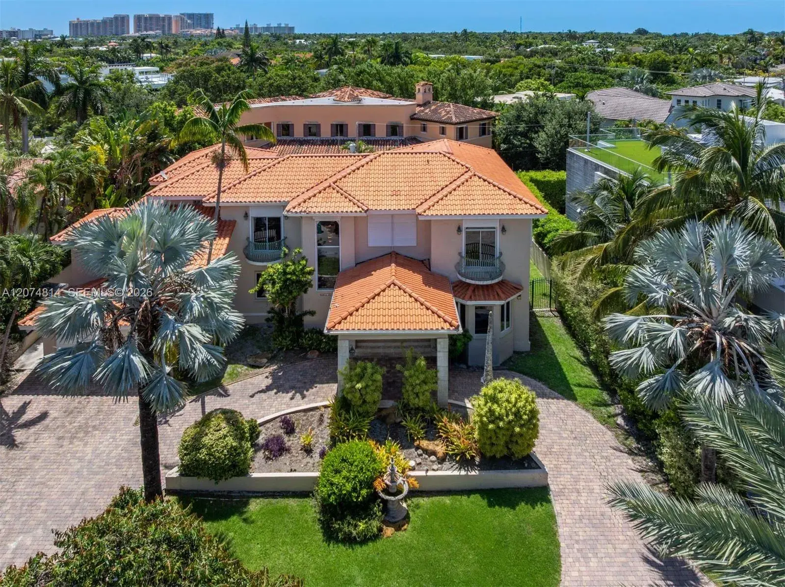 5 bedroom 4 bath Residential for sale at 501 Bay Lane, Key Biscayne FL 33149