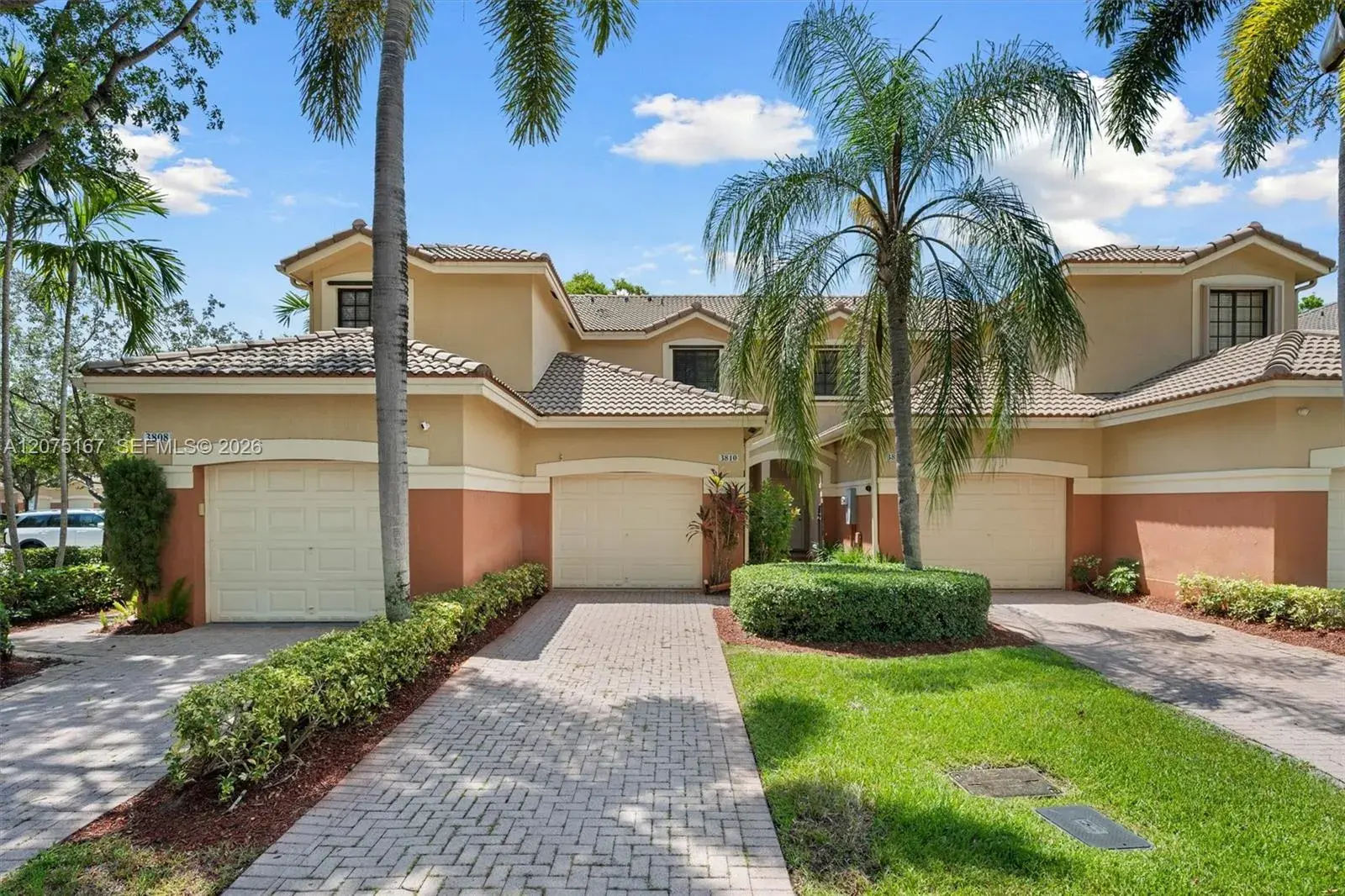 2 bedroom 1 bath Residential for sale at 3810 Tree Top Dr, Weston FL 33332