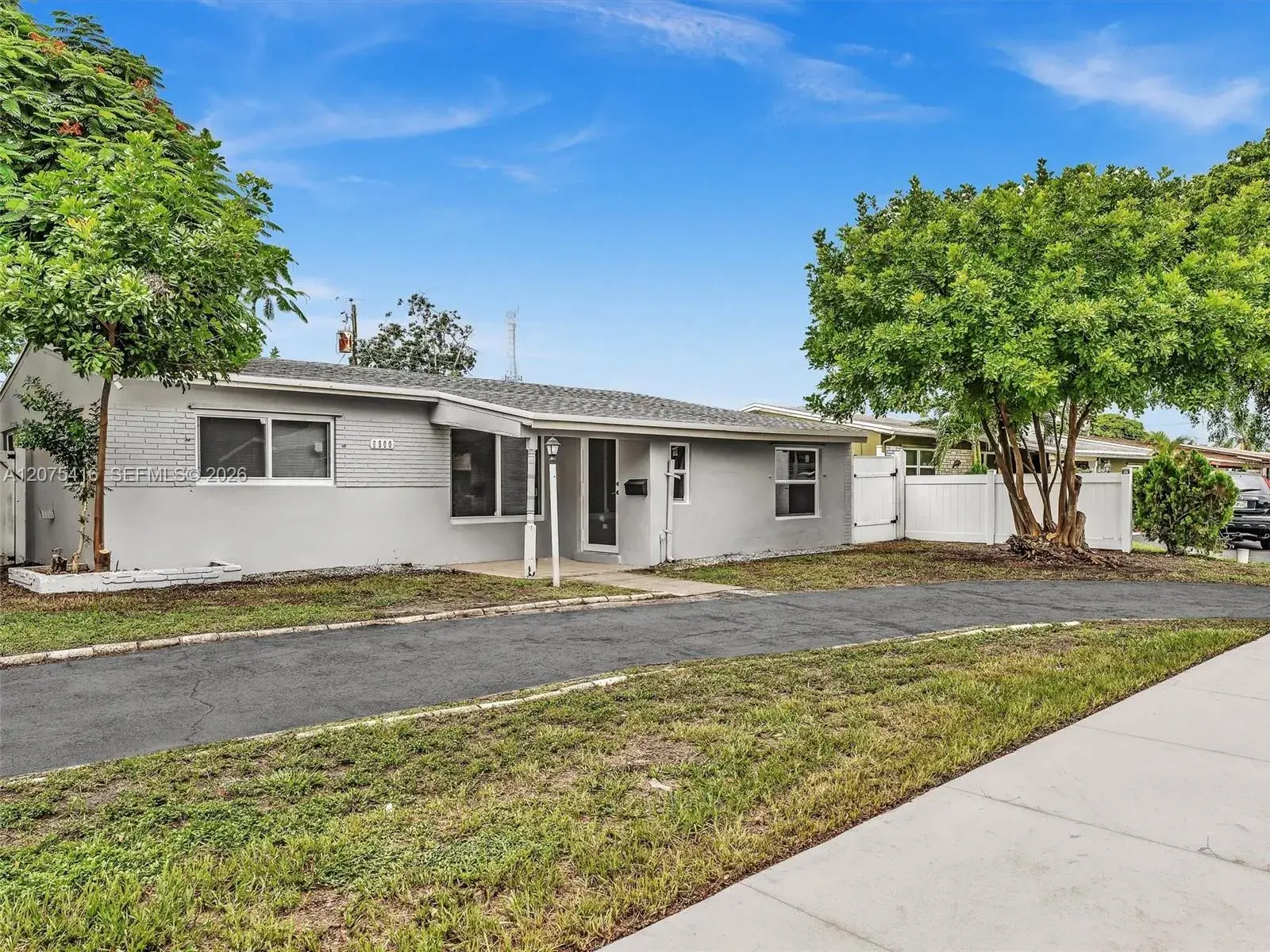 6800 Raleigh St, Hollywood FL 33024