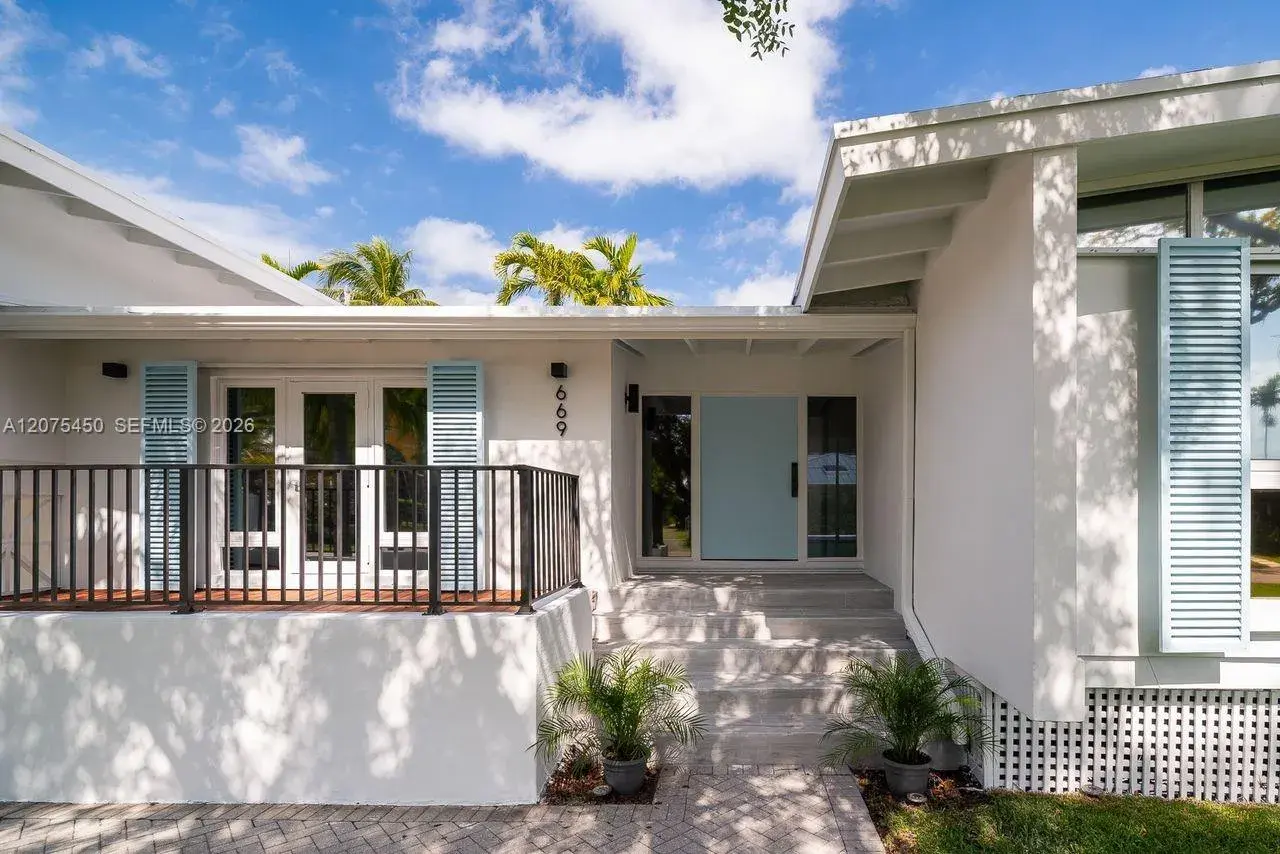 3 bedroom 3 bath Residential Lease for rent at 669 S Mashta Dr, Key Biscayne FL 33149