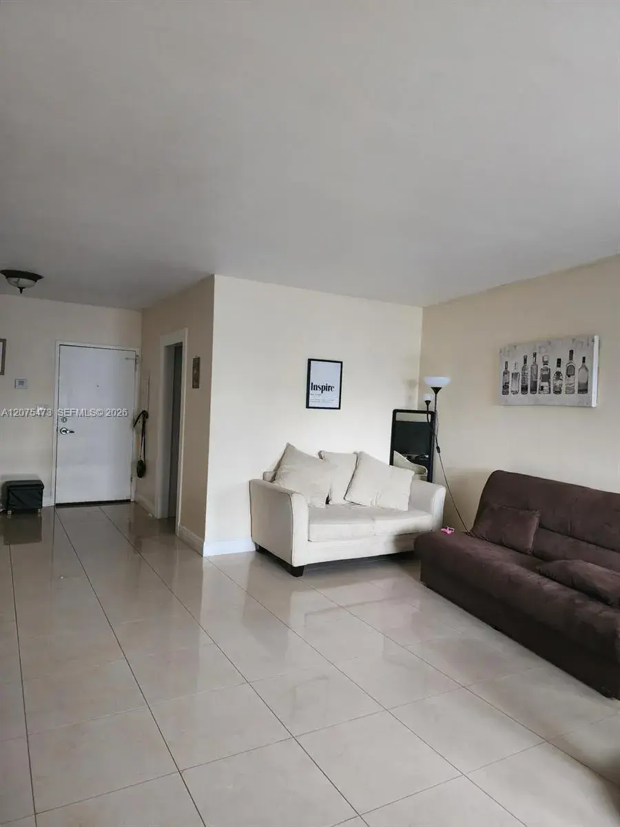 1 bedroom 1 bath Residential for sale at 7441 Wayne Ave # 3O, Miami Beach FL 33141