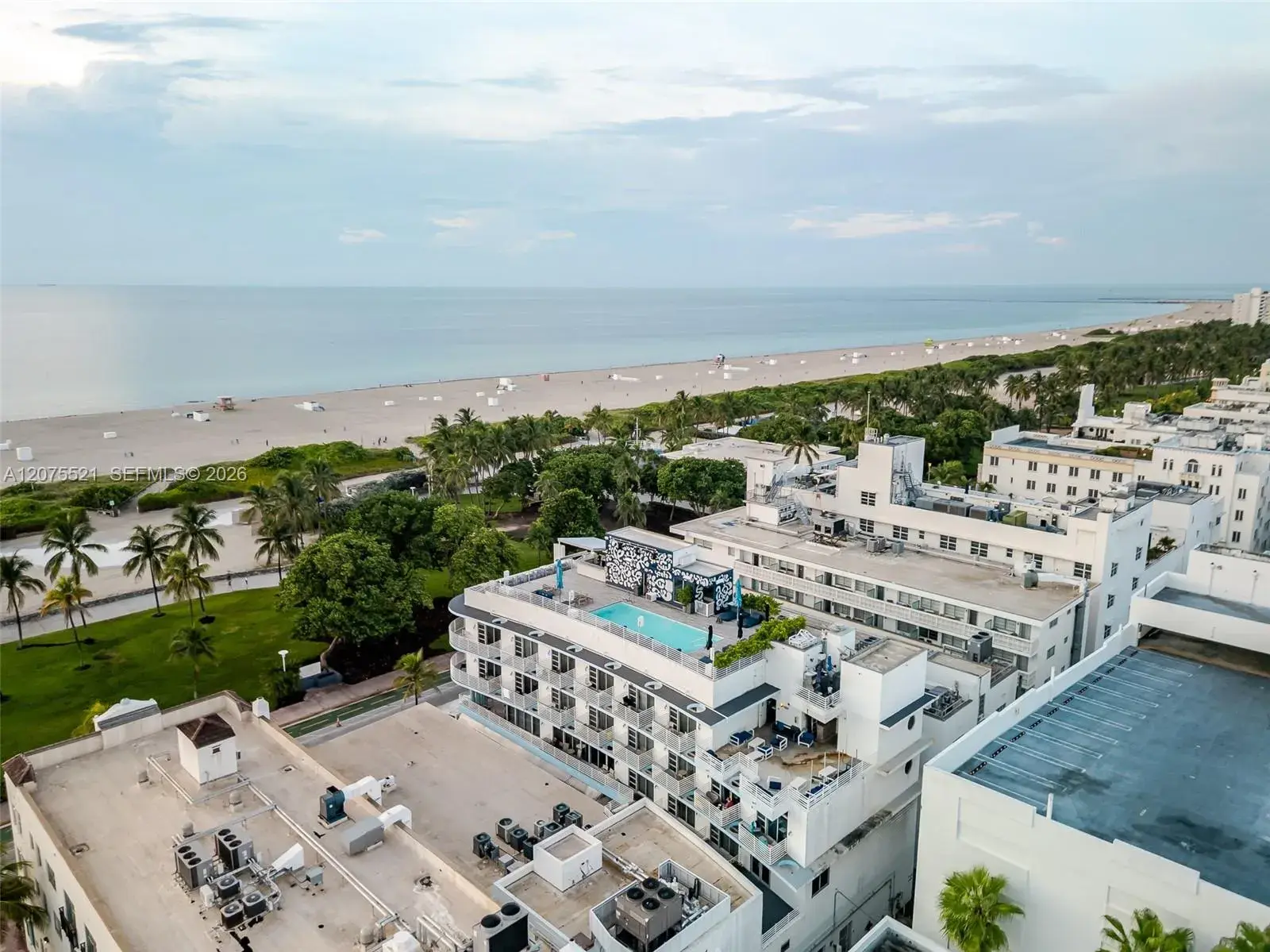 1 bedroom 1 bath Residential for sale at 1060 Ocean Dr # D204, Miami Beach FL 33139