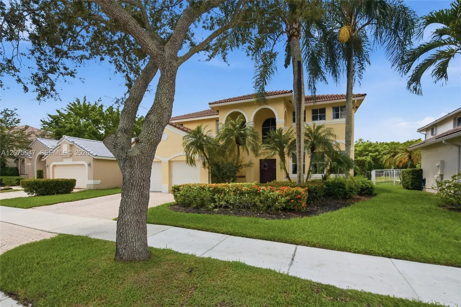 4 bedroom 2 bath Residential for sale at 861 Crestview Cir, Weston FL 33327