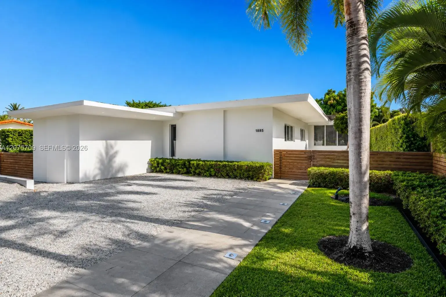 1885 Daytonia Rd, Miami Beach FL 33141
