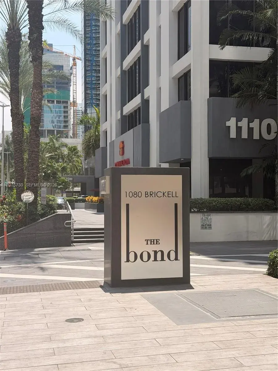1 bedroom 1 bath Residential for sale at 1080 Brickell Ave # 913, Miami FL 33131