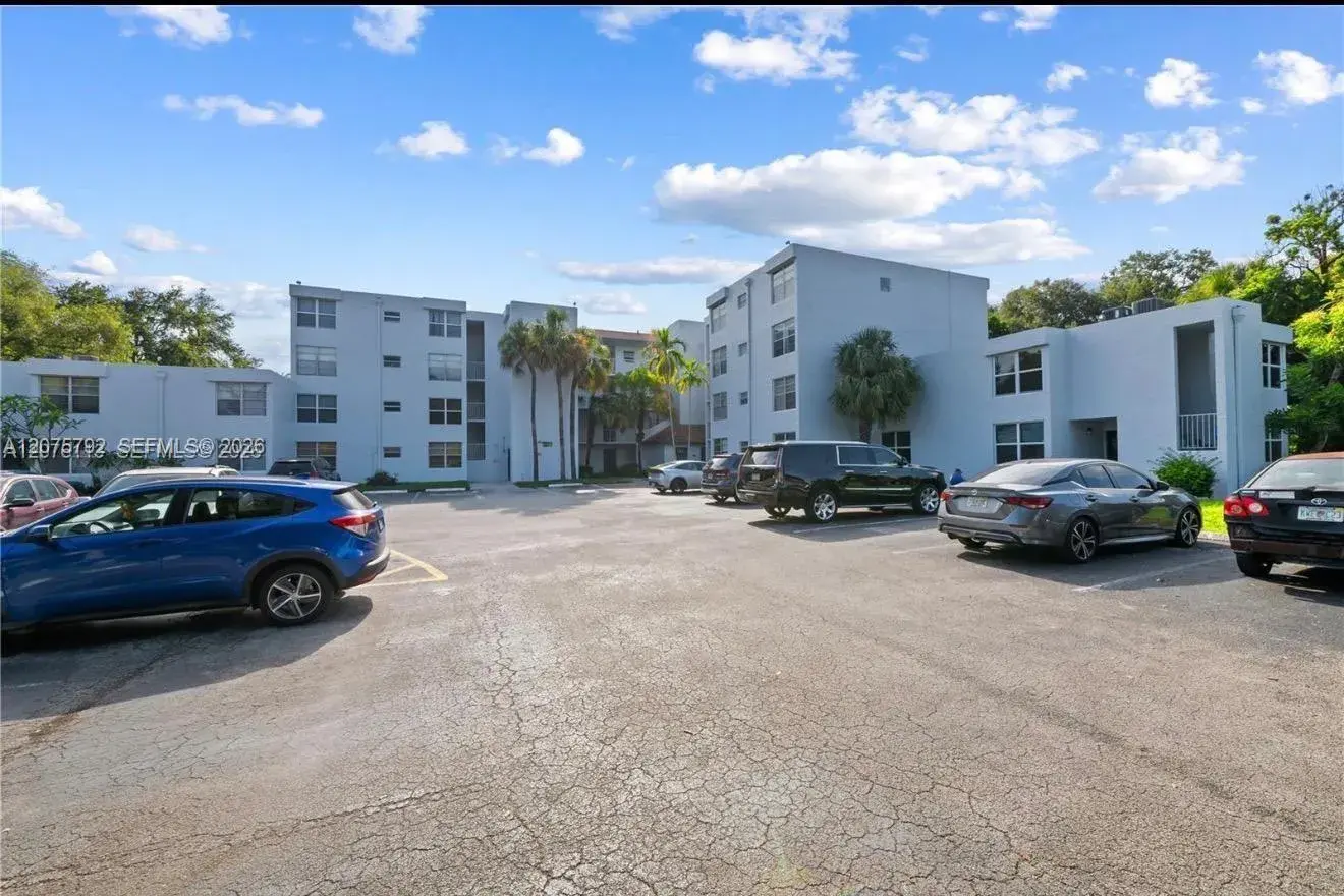 2 bedroom 2 bath Residential for sale at 9400 Live Oak Pl # 205, Davie FL 33324