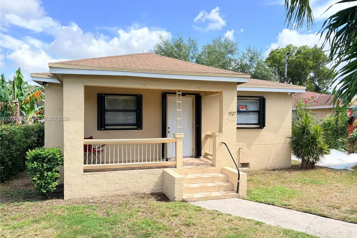 1927 NW 64th St, Miami FL 33147