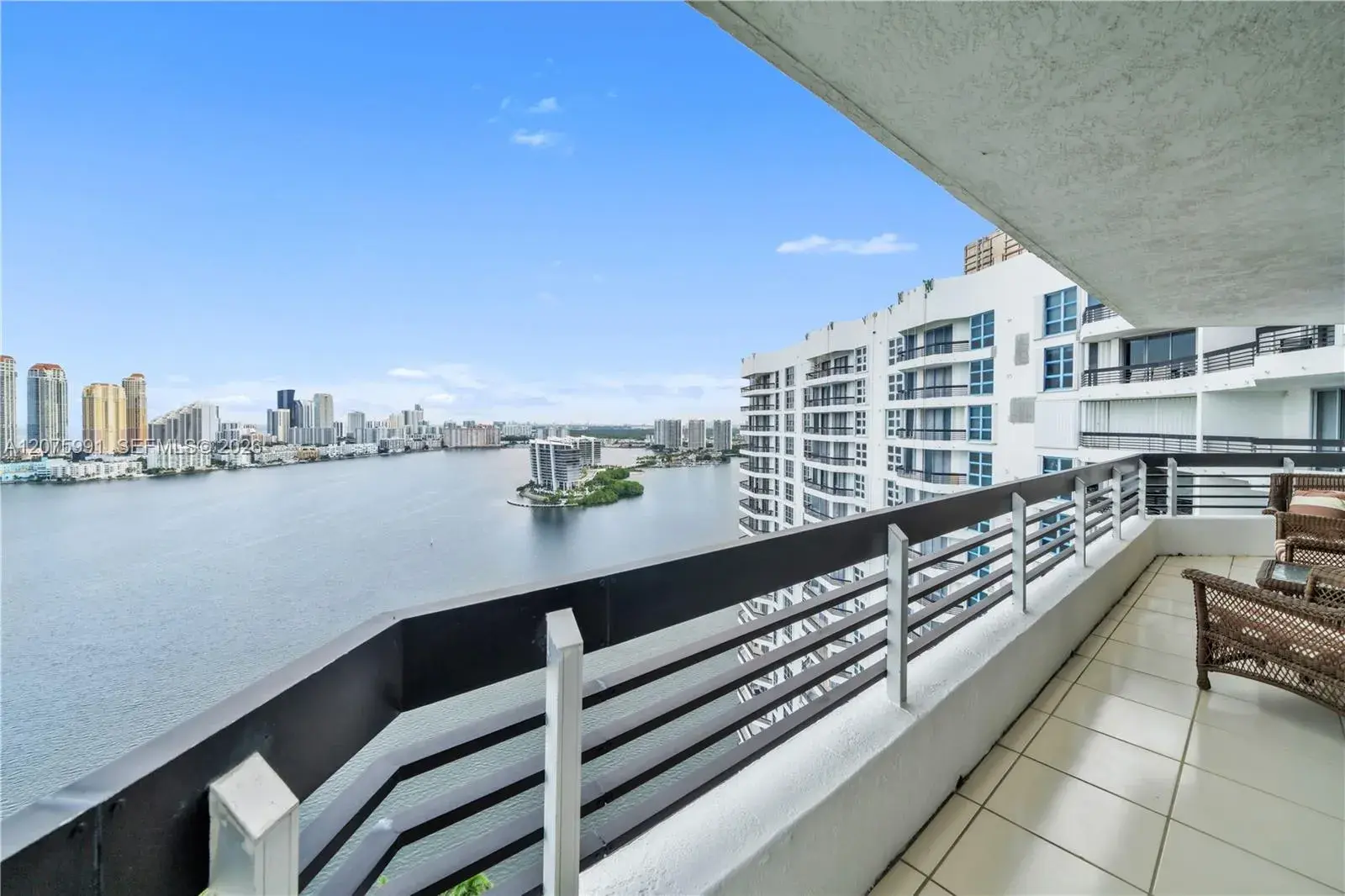 3530 Mystic Pointe Dr # 3210, Aventura FL 33180