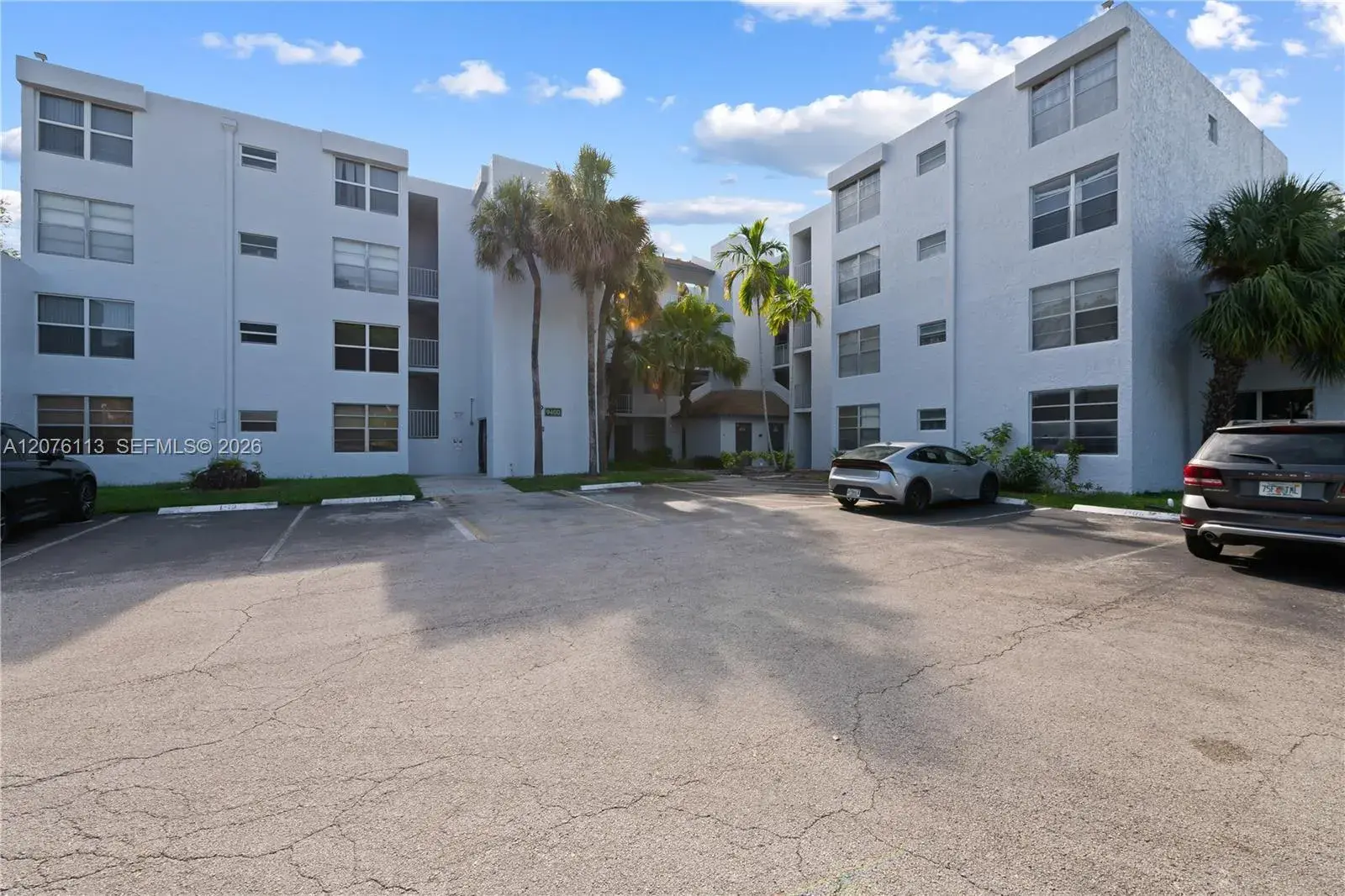 9400 Live Oak Pl # 305, Davie FL 33324