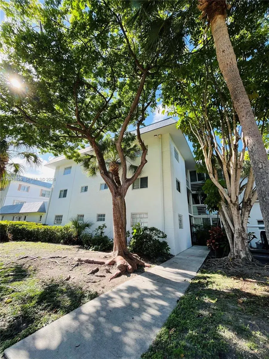251 Galen Dr # 101E, Key Biscayne FL 33149