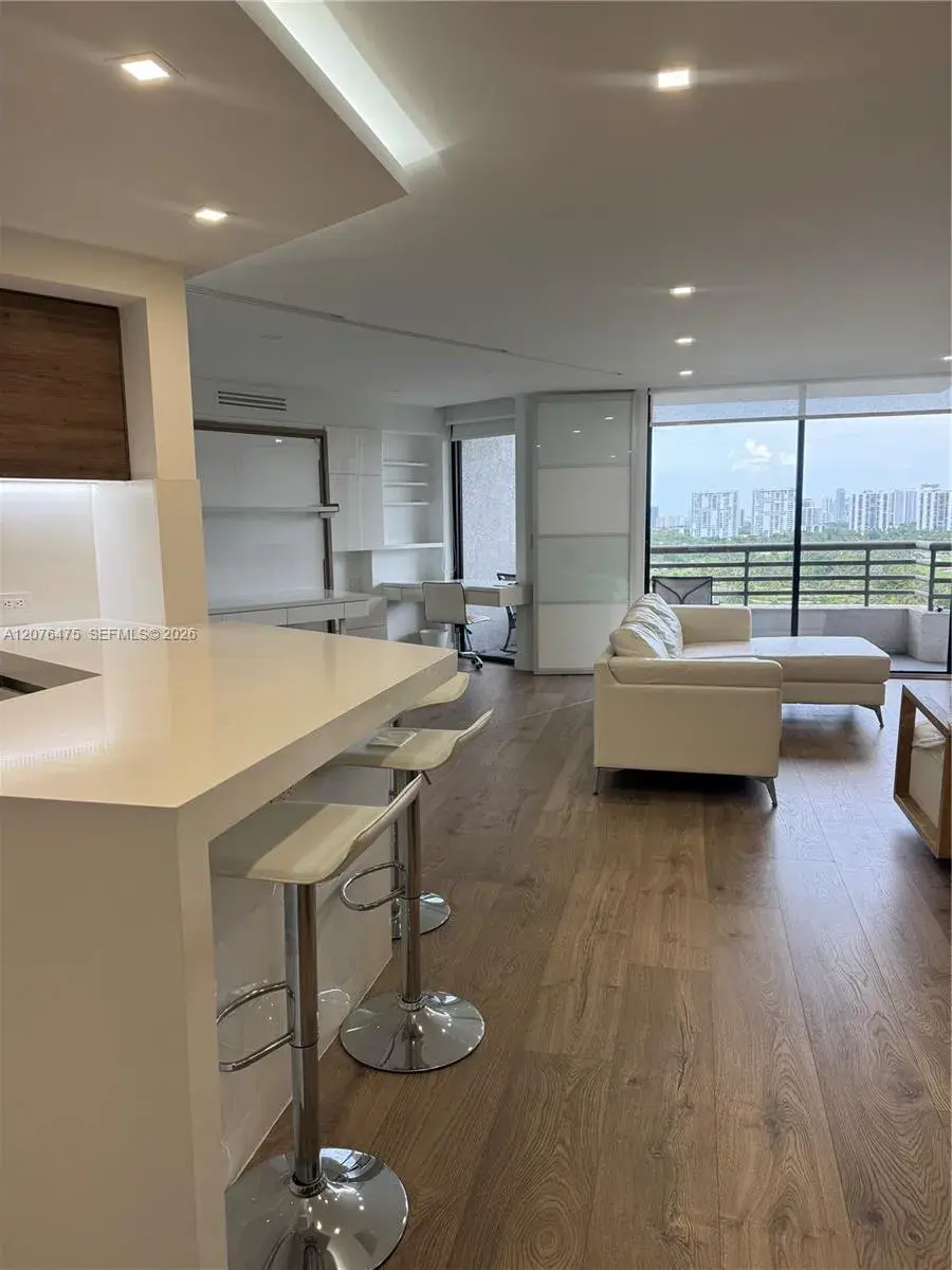 2 bedroom 2 bath Residential Lease for rent at 3300 NE 191st St # 1610, Aventura FL 33180