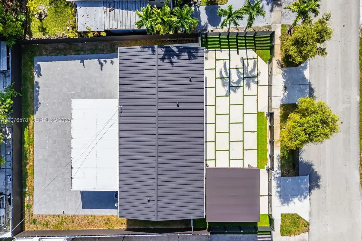 1270 W 64th Ter, Hialeah FL 33012