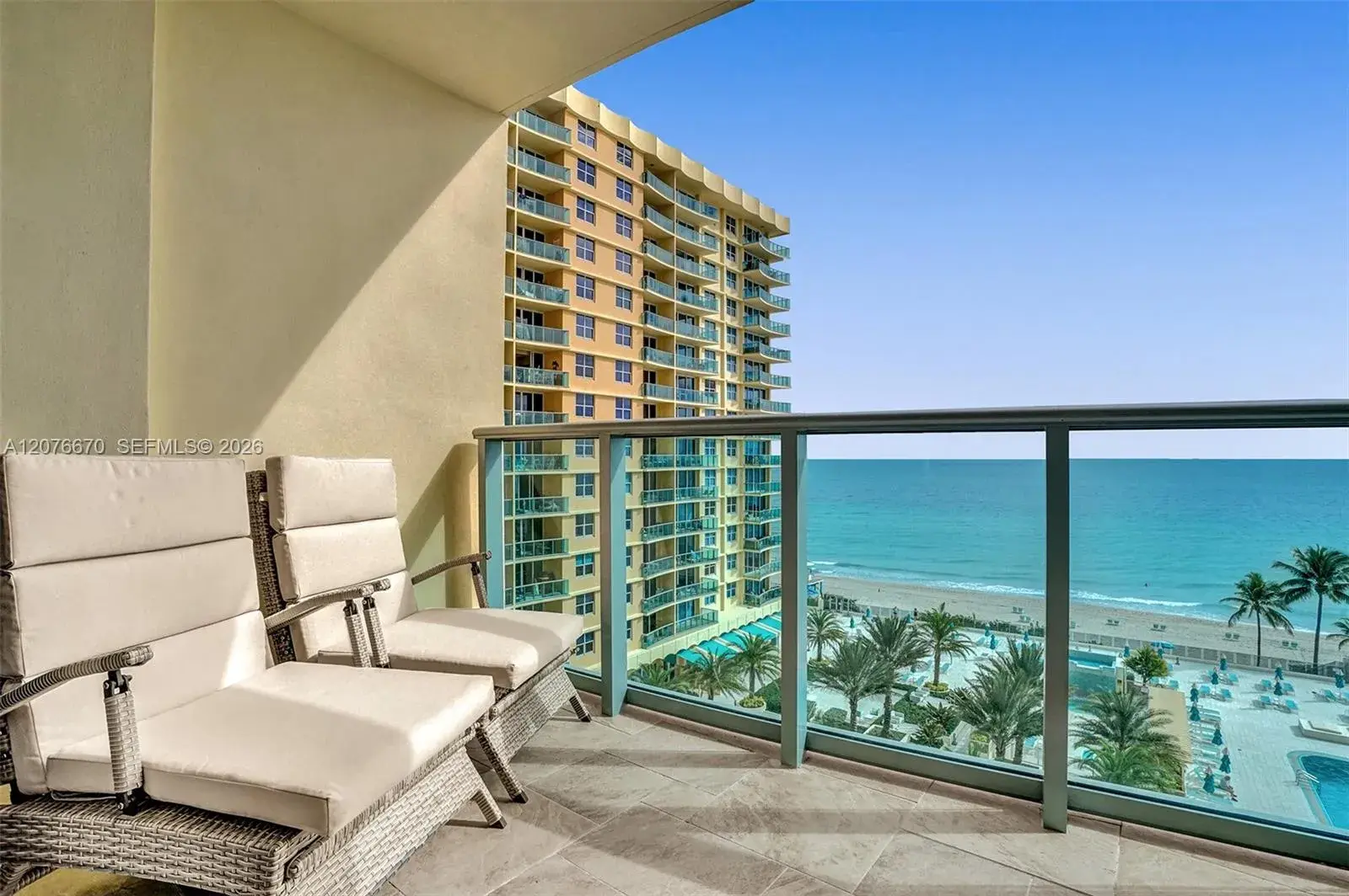 1 bedroom 1 bath Residential Lease for rent at 2501 S Ocean Dr, Hollywood FL 33019