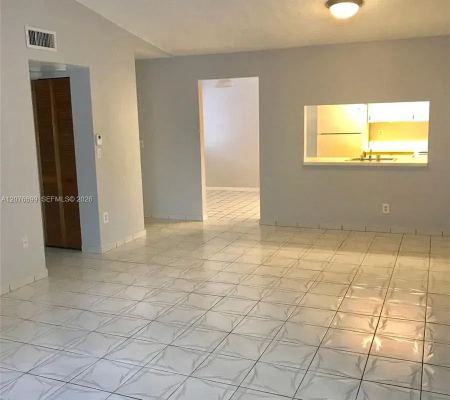 9810 Hammocks Blvd # 202, Miami FL 33196