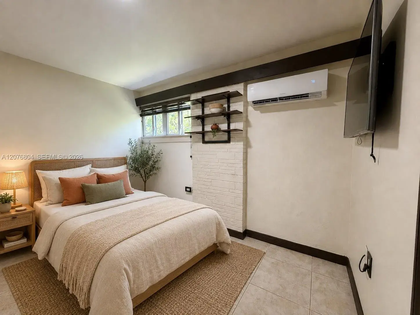 1 bedroom 1 bath Residential Lease for rent at 1309 S 23rd Ave, Hollywood FL 33020