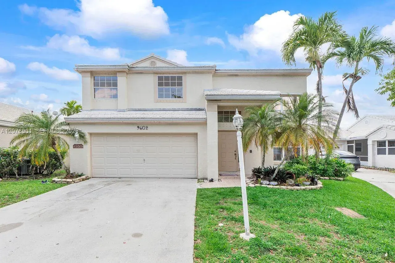 4 bedroom 2 bath Residential for sale at 9602 NW 8th Cir, Plantation FL 33324