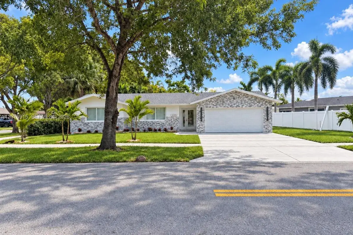 8300 SW 26th Pl, Davie FL 33328