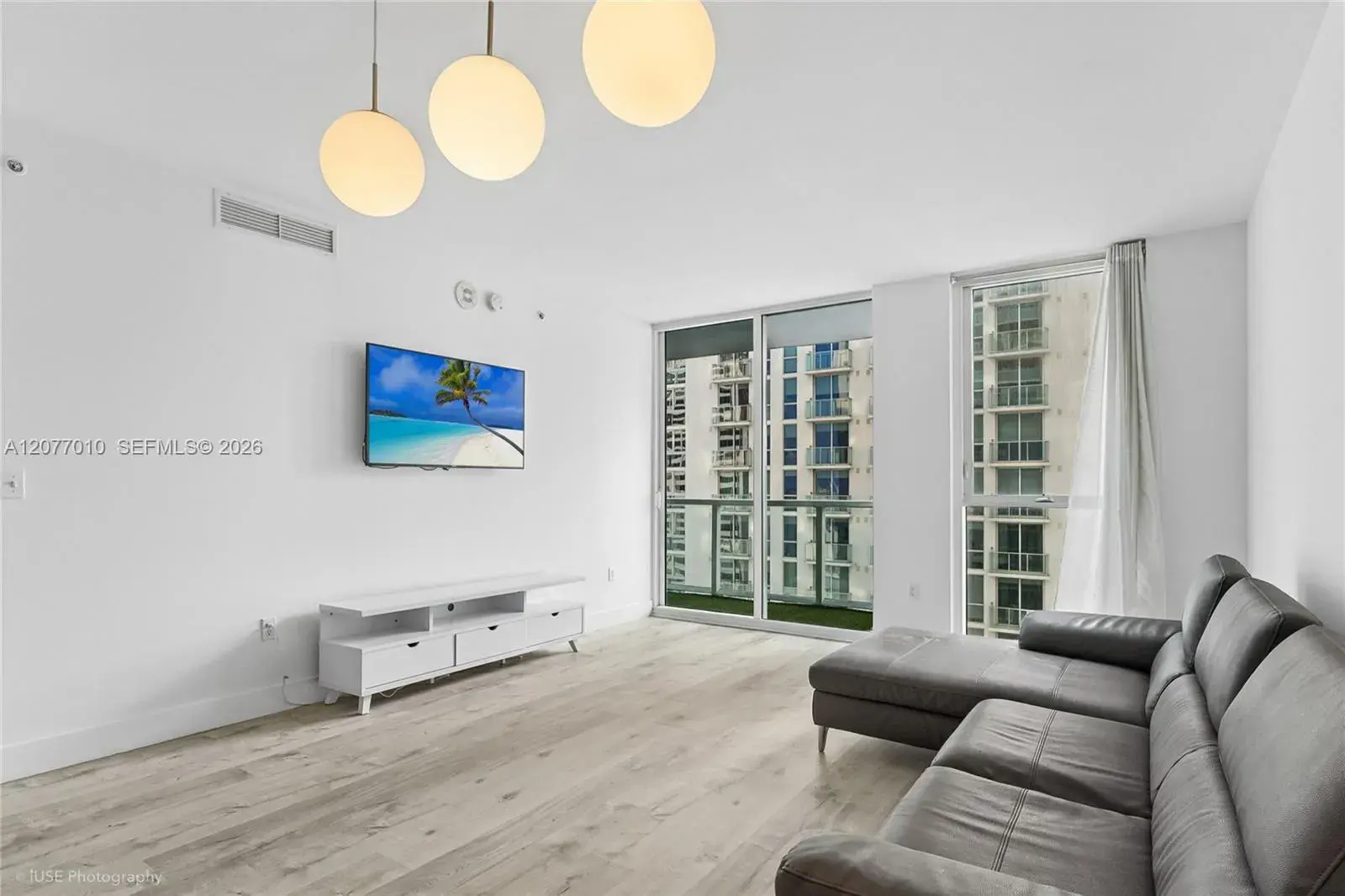 253 NE 2nd St # 2104, Miami FL 33132