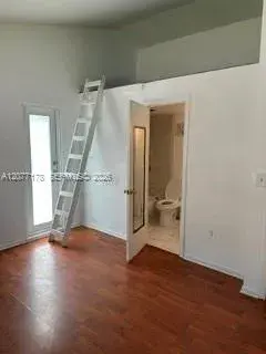 2 bedroom 1 bath Residential Lease for rent at 798 Crandon Blvd # C, Key Biscayne FL 33149