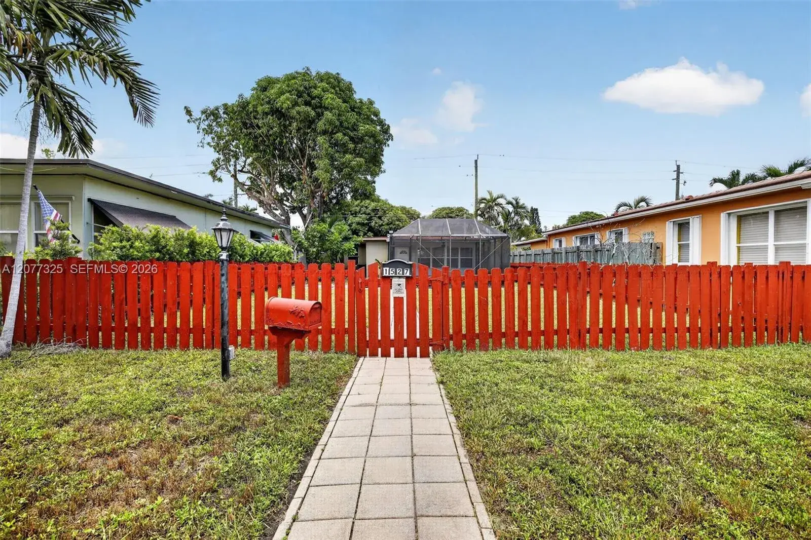 2 bedroom 2 bath Residential for sale at 1527 Jackson St, Hollywood FL 33020